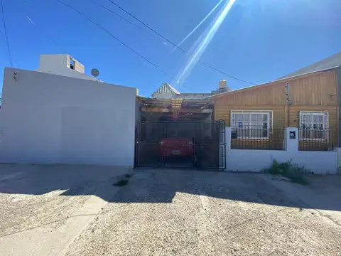 Casa de 2 dormitorios - Barrio Pueyrredón