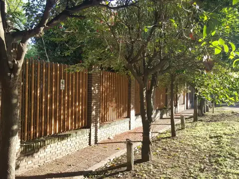 Quinta en Venta en Villa Luzuriaga, USD 490.000