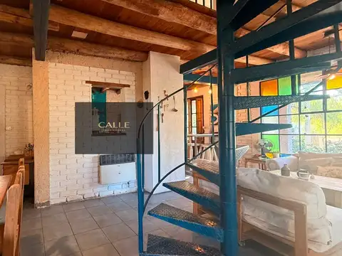 Casa 4 ambientes con 2 baños