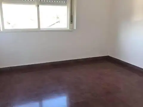 Departamento en Venta en Villa Elvira, USD 55.000