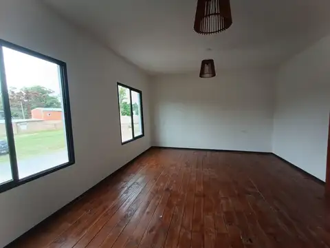 Casa 3 ambientes con 1 baño