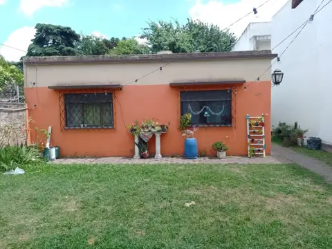 Venta dos casas en mismo lote c/ cochera en José C. Paz