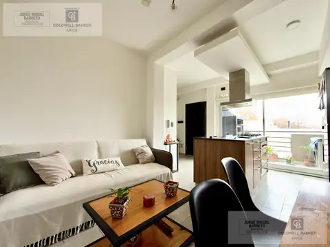 DEPARTAMENTO EN VILLA DEVOTO DOS AMBIENTES CON COCHERA Y BALCON.