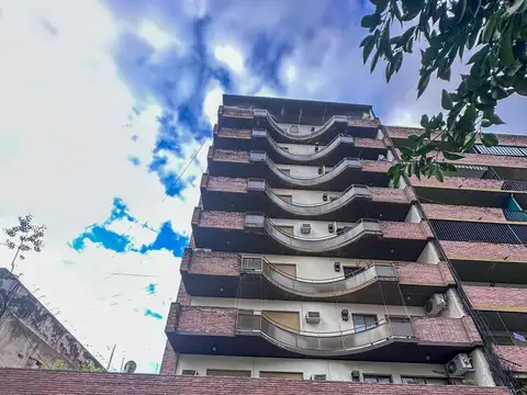 Cochera en Venta en Mendoza al 300, Plaza Independencia