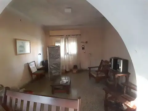Casa 3 ambientes con hermoso terreno en venta Tigre Centro