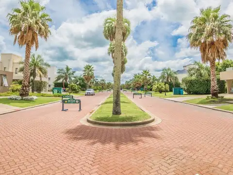 Venta terreno Barrio Privado Funes Hills Miraflores