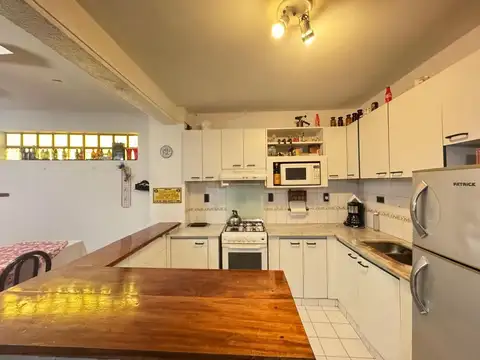 Ph al frente de 3 amb c/ cochera - Barrio Guemes