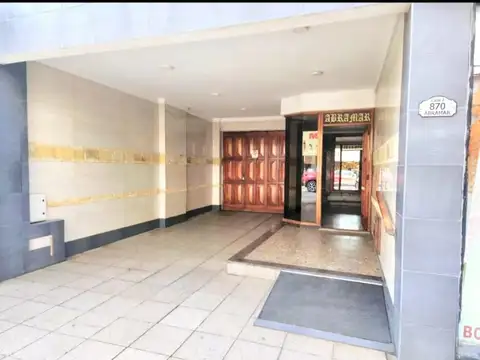 Calle 2 870 , Piso 3