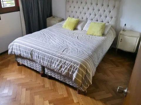 Casa 4 ambientes con 5 baños