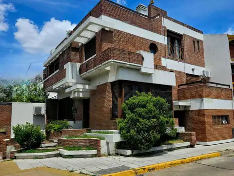 Venta de Casa 4 Ambientes en Versalles