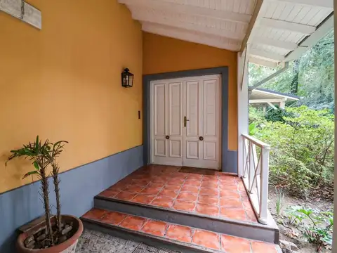 Casa 6 ambientes con 3 baños