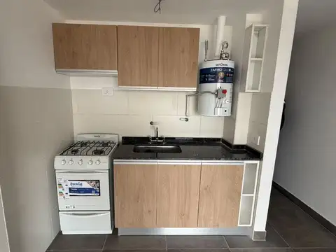 Departamento en Alquiler en República De La Sexta, $ 300.000