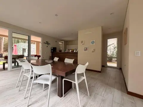 Casa en Alquiler Temporal con 2 cocheras