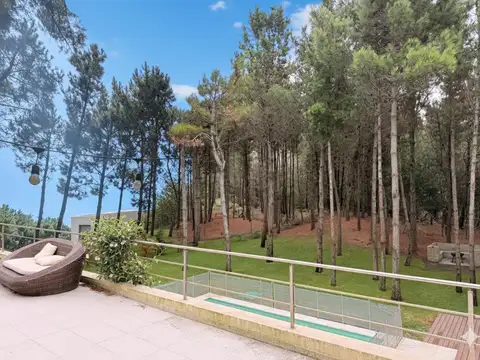 Casa 7 ambientes con 5 baños