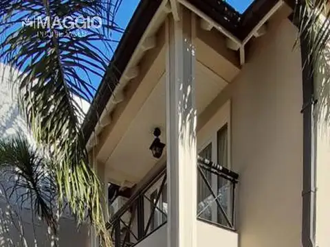 Casa 5 ambientes con 4 baños