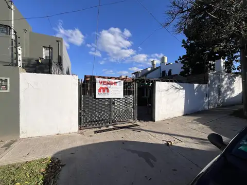 Casa en Venta San Isidro lomas La Merced | Lote 10x21,50 | 3 amb. losa,  para reciclar íntegra