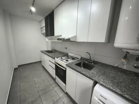 Departamento en Alquiler en Abasto, $ 800.000