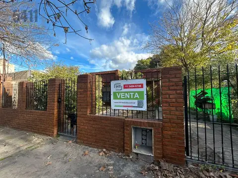 Venta Casa 3 ambientes cochera con Jardin de 500m2 en Ezeiza