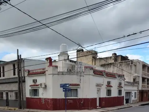 VENTA CASA 3 DORM  BARRIO ALBERDI