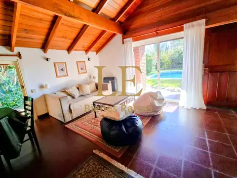 Casa en Alquiler Temporal con 3 cocheras