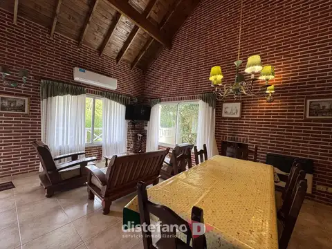 Casa 5 ambientes con 3 baños