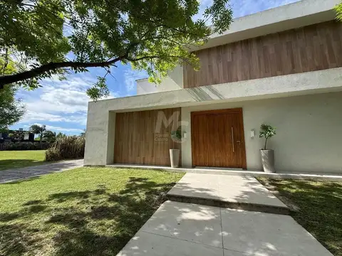 Casa en Alquiler de 5 dormitorios