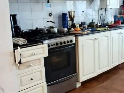 Depto Tipo Casa en Venta en Chacarita, USD 280.000