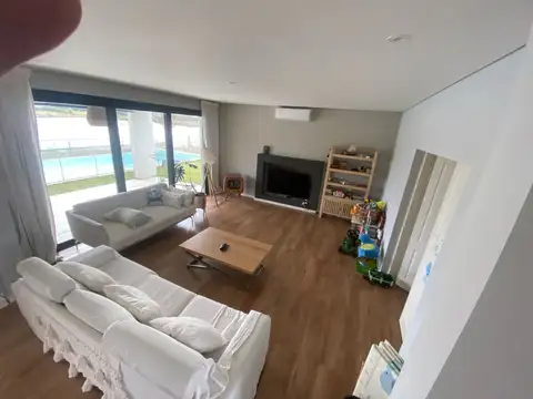 Casa en Alquiler de 4 dormitorios