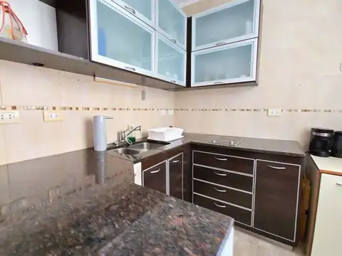 Departamento 5 ambientes con 2 baños