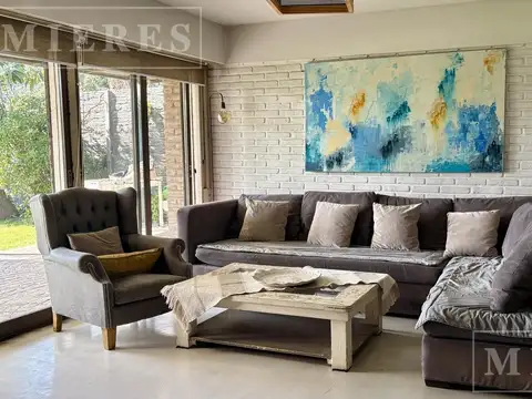 Casa 6 ambientes con 2 baños