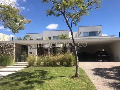 Casa en Venta de 5 dormitorios