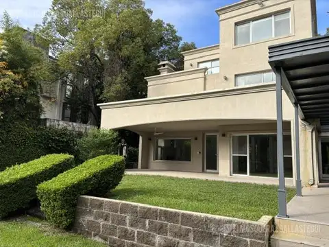 Casa 7 ambientes con 5 baños