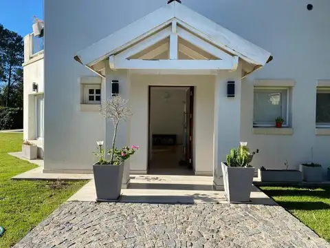 CASA EN VENTA NAUTICO ESCOBAR COUNTRY CLUB