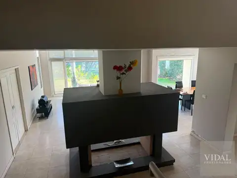 Casa 6 ambientes con 3 baños