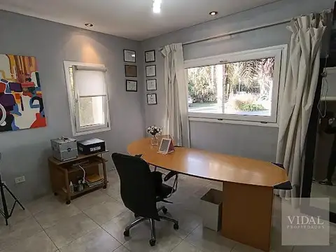 Casa en Venta con 4 cocheras