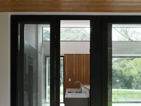 Casa 4 ambientes con 3 baños