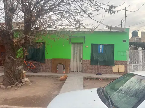 CASA Y 6 DEPARTAMENTOS EN VENTA. IDEAL INVERSIONES