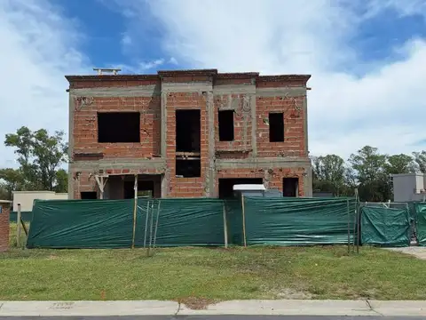 Casa en Venta en Pilar Del Este - Santa Sofia, USD 215.000