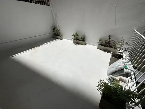 Avenida Rivadavia 3900, Piso 1