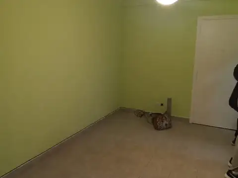 ALQUILO 24 MESES DEPARTAMENTO DOS AMBIENTES INTERNO SIN MUEBLES.