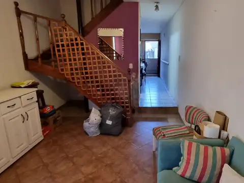 EN VENTA DUPLEX DE 4 AMBIENTES 2 BAÑOS, MEJOR ZONA DE EL PALOMAR CERCA DE LA ESTACION - FICHA 7392