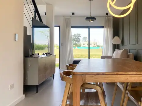 Casa 3 ambientes con 2 baños