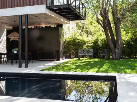 Casa 5 ambientes con 4 baños