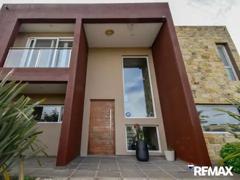 CASA 4 AMBIENTES EN VENTA LA ALAMEDA CANNING