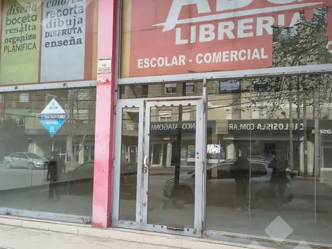 EN ALQUILER LOCAL COMERCIAL / OFICINAS Esmeralda al 1200