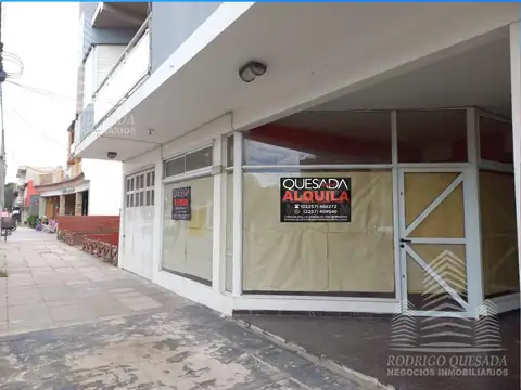 Local en excelente estado en calle Mendoza al 4600, La Lucila del Mar!!