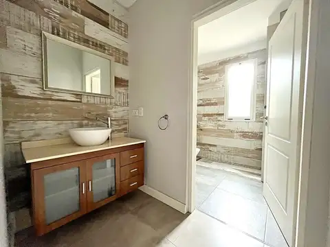 Casa en Alquiler con 1 cochera