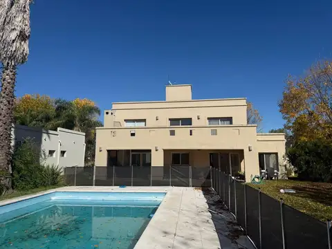 Casa en venta y alquiler barrio san patricio moreno zona oeste