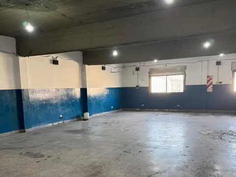 Galpón en alquiler de 380m2 ubicado en Lomas del Mirador