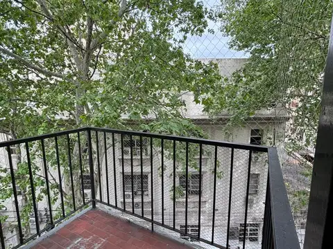 Avenida Hipólito Yrigoyen 3200, Piso 5
